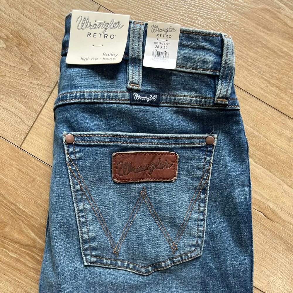 Wrangler Women's Retro High Rise Bailey Trouser/ Size 28 x 32